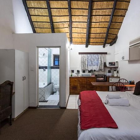 Khaya La Manzi Guest Lodge Hibberdene Exterior foto