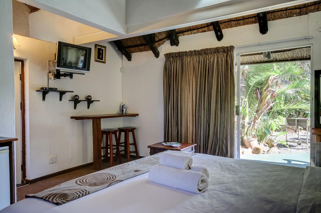 Khaya La Manzi Guest Lodge Hibberdene Exterior foto