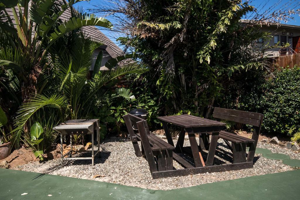Khaya La Manzi Guest Lodge Hibberdene Exterior foto