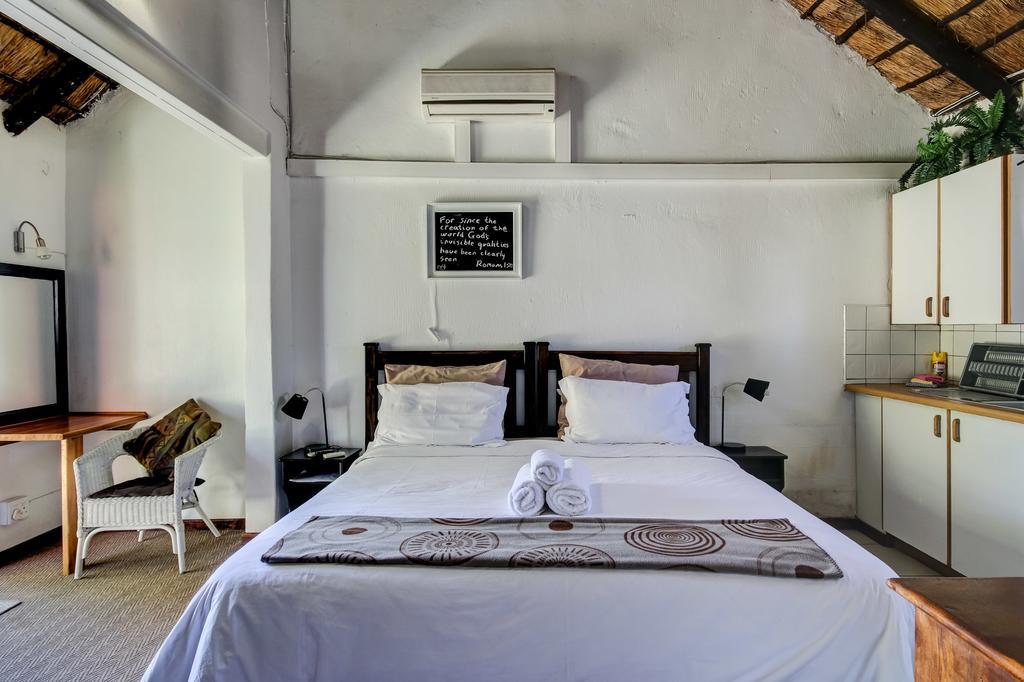 Khaya La Manzi Guest Lodge Hibberdene Exterior foto