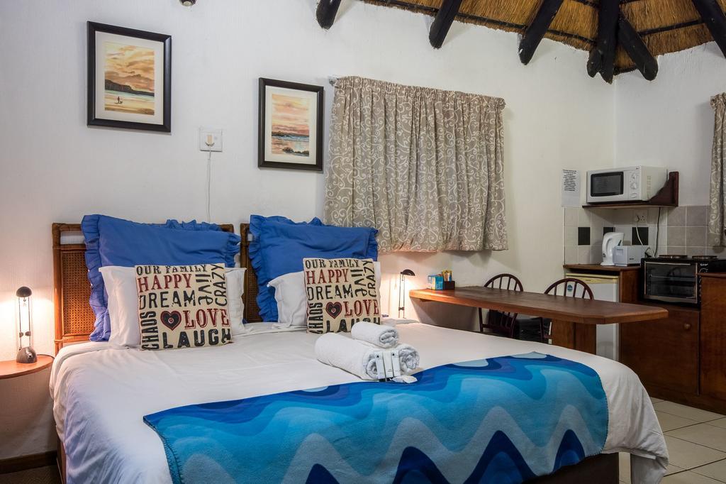 Khaya La Manzi Guest Lodge Hibberdene Exterior foto