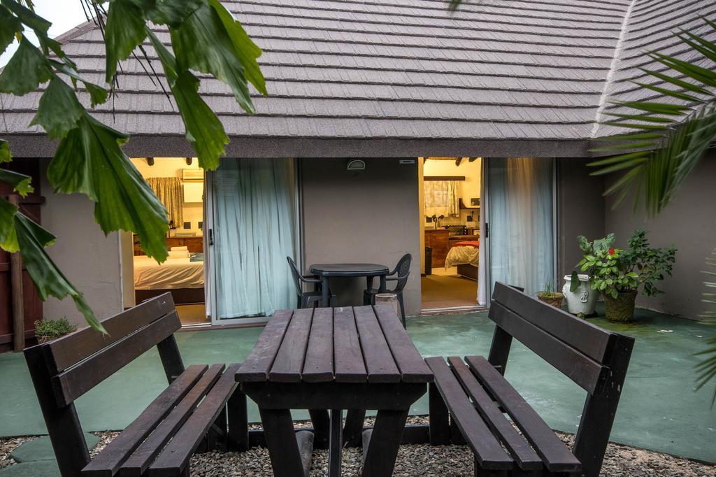 Khaya La Manzi Guest Lodge Hibberdene Exterior foto