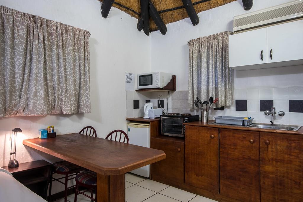 Khaya La Manzi Guest Lodge Hibberdene Exterior foto
